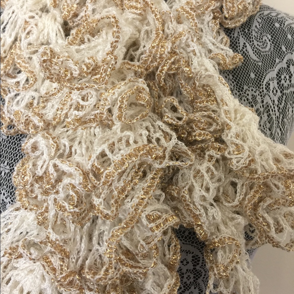 Scarfs - Picture 2 of 3